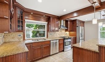 6354 Shenandoah Ave, Allen Park, MI 48101