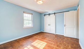 849 S GLEBE Rd, Arlington, VA 22204