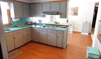 251 Habant Dr, Amherst, OH 44001