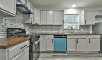 610 S 19th St, Chickasha, OK 73018