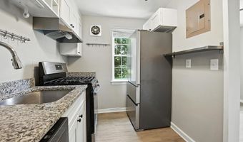 6613 10TH St A2, Alexandria, VA 22307
