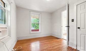 54 Downing St, Asheville, NC 28806