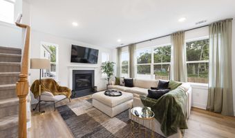 5 Melinda Ct, Bayville, NJ 08721