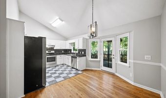 1528 Oakleaf Dr, Auburn, GA 30011