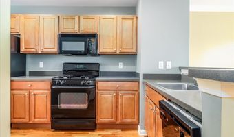 702 Sienna Dr 702, Danbury, CT 06810