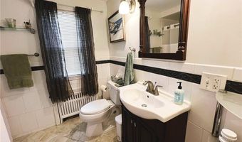 29 Stony Acre Dr, Cranston, RI 02920