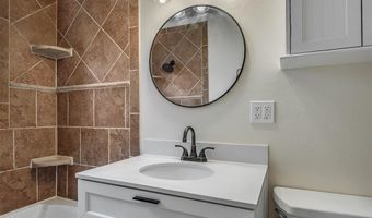 7205 NW 45th St, Bethany, OK 73008