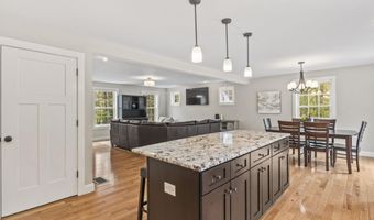 90 Village Place Dr, Barrington, NH 03825