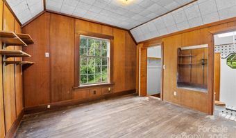 32 Delano Rd, Asheville, NC 28805