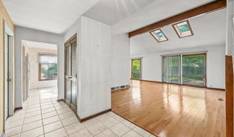 602 E Hackberry Dr, Arlington Heights, IL 60004