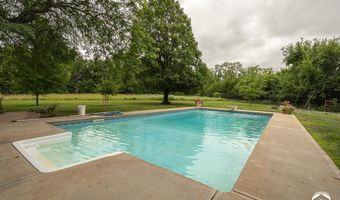 364 E 1600 Rd, Baldwin City, KS 66006