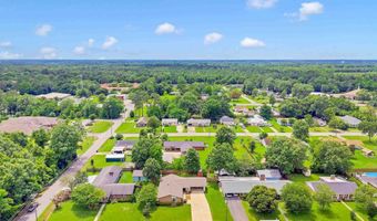 18 Rollins Pl, Atmore, AL 36502