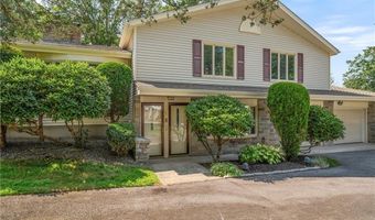 1 Rocky Crest Rd, Cumberland, RI 02864