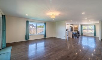 937 Carter St SW, Bandon, OR 97411