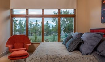 55 Skybird Ct, Las Vegas, NV 89135