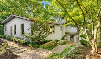 594 Hilltop Ln, Berkeley Lake, GA 30096