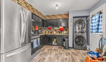 26 Karen Ct A, Bridgeport, CT 06606