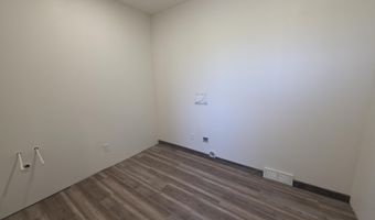 38515 129th St, Aberdeen, SD 57401
