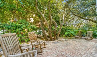 50 BEACH COTTAGE Ln, Atlantic Beach, FL 32233