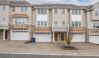 25 White Oak Ln, Aberdeen, NJ 07747