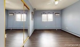 53 Coolidge Ave, Amity Harbor, NY 11701