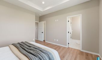405 N Sunshine Ave, Brandon, SD 57005