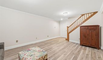 180 Spring Oaks Dr, Ballwin, MO 63011