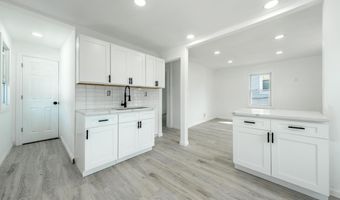 24 Slater St, Amsterdam, NY 12010