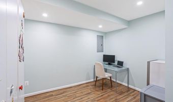20400 CHARTER OAK Dr, Ashburn, VA 20147
