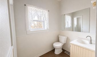 203 N Walnut St, Anderson, MO 64831