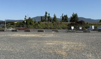 1943 30TH St, Springfield, OR 97478