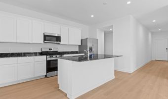 311 Emma St, Angleton, TX 77515
