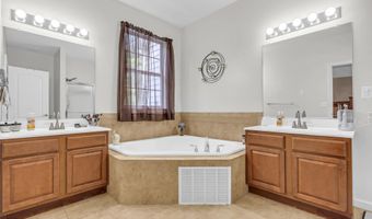252 Hawthorn Ln, Barnegat, NJ 08005