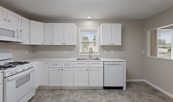 924 Oak St, Adrian, MI 49221