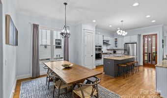 2617 Bay St, Charlotte, NC 28205