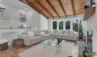 1067 Great Rd, Lincoln, RI 02865