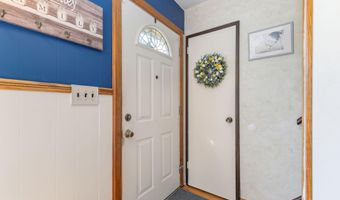10 Tanglewood Rd, Albany, NY 12205