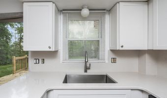 98 Mount Hope Dr, Albany, NY 12202