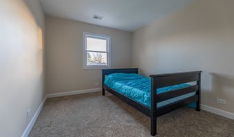 543 W Rose Ave, Addison, IL 60101