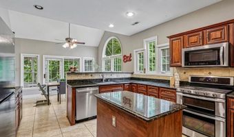 1044 GLENDEVON Dr, Ambler, PA 19002