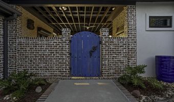 927 N Shore Dr, Biloxi, MS 39532