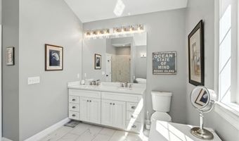 25 Rock Way, East Greenwich, RI 02818