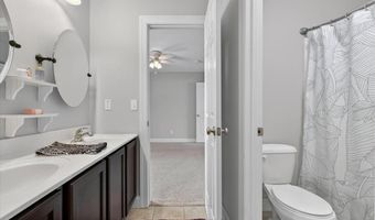 688 Stoney Creek Ln, Ballwin, MO 63021