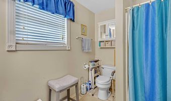 958 W Hunt Rd, Alcoa, TN 37701