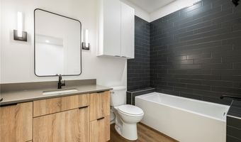947 SE 10th St, Bentonville, AR 72712