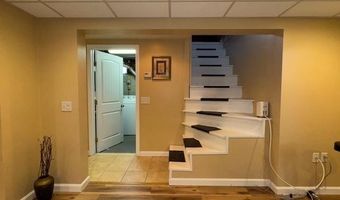 4 Hatherly St, North Providence, RI 02911