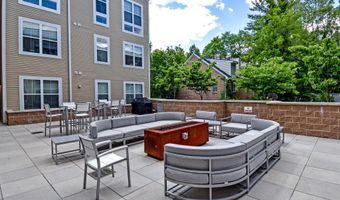 989 S BUCHANAN St 416, Arlington, VA 22204