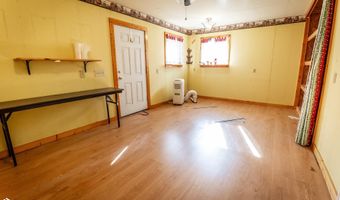 105 S Dubuque St, Albion, IA 50005