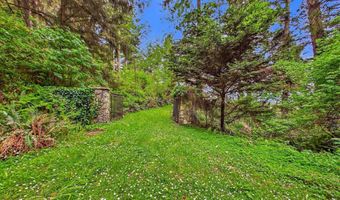 448 Tanglewood Rd, Arcata, CA 95521