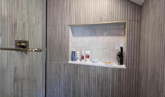 66 Howard St, Bangor, ME 04401